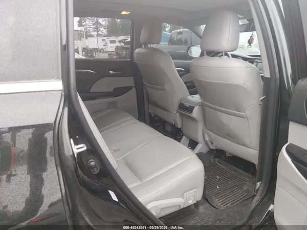 5TDDZRFH3JS870266 2018 TOYOTA HIGHLANDER - Image 8