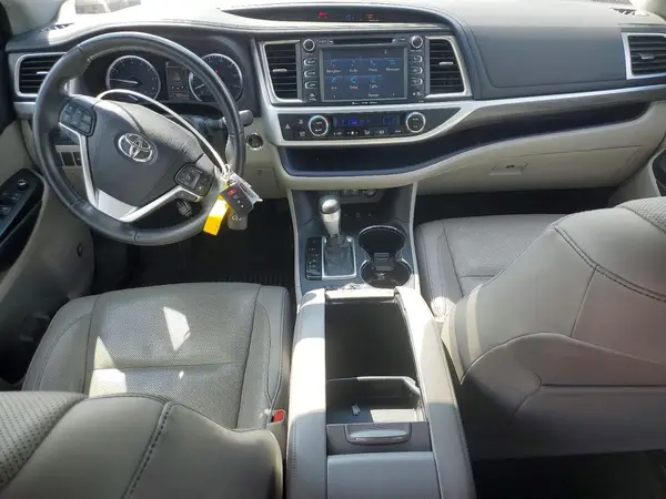 5TDDZRFH3JS870753 2018 TOYOTA HIGHLANDER - Image 8