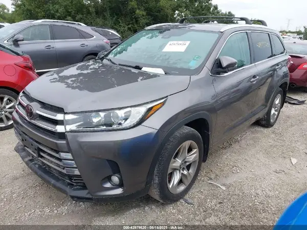 5TDDZRFH3JS871532 2018 TOYOTA HIGHLANDER - Image 2