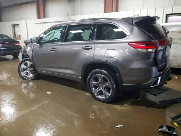 5TDDZRFH3JS873958 2018 TOYOTA HIGHLANDER - Image 2