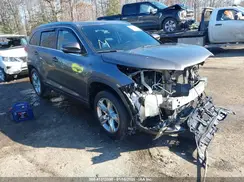 5TDDZRFH3JS874463 2018 TOYOTA HIGHLANDER