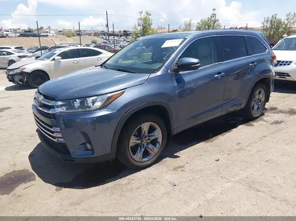 5TDDZRFH3JS874673 2018 TOYOTA HIGHLANDER - Image 2