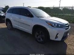 5TDDZRFH3JS880375 2018 TOYOTA HIGHLANDER