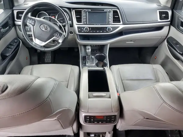 5TDDZRFH3JS883907 2018 TOYOTA HIGHLANDER - Image 8