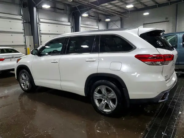 5TDDZRFH3JS887553 2018 TOYOTA HIGHLANDER - Image 2