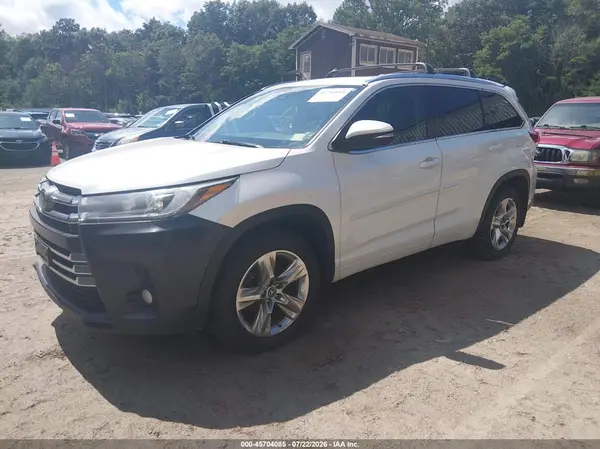 5TDDZRFH3JS894325 2018 TOYOTA HIGHLANDER - Image 2