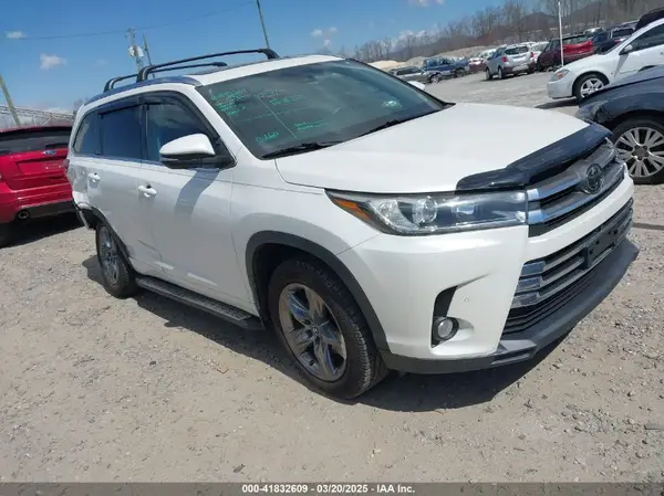 5TDDZRFH3JS901578 2018 TOYOTA HIGHLANDER - Image 1