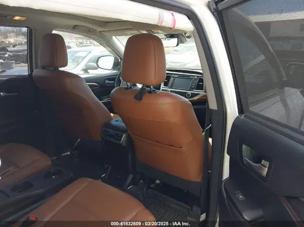 5TDDZRFH3JS901578 2018 TOYOTA HIGHLANDER - Image 8
