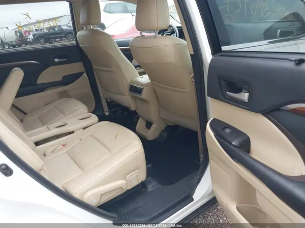 5TDDZRFH3JS903668 2018 TOYOTA HIGHLANDER - Image 8