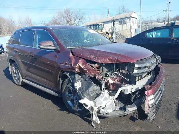 5TDDZRFH3KS711216 2019 TOYOTA HIGHLANDER - Image 1