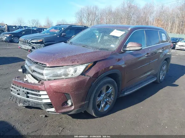 5TDDZRFH3KS711216 2019 TOYOTA HIGHLANDER - Image 2