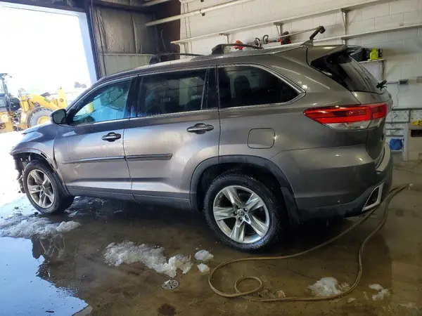 5TDDZRFH3KS730137 2019 TOYOTA HIGHLANDER - Image 2