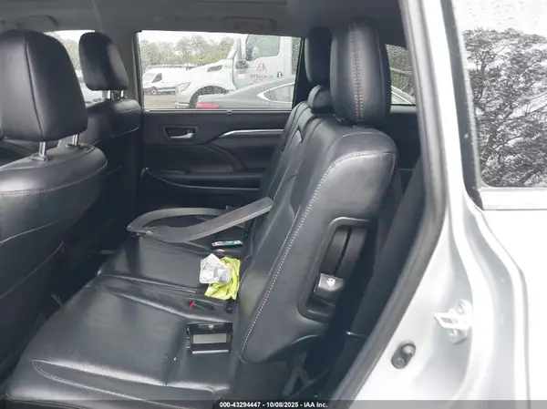 5TDDZRFH3KS744636 2019 TOYOTA HIGHLANDER - Image 8
