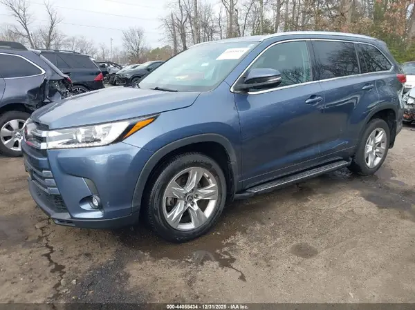5TDDZRFH3KS746841 2019 TOYOTA HIGHLANDER - Image 2
