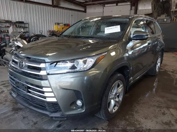 5TDDZRFH3KS917491 2019 TOYOTA HIGHLANDER - Image 2