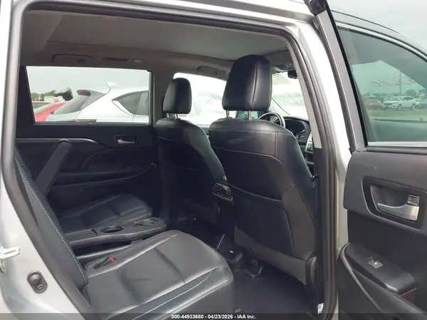 5TDDZRFH3KS919547 2019 TOYOTA HIGHLANDER - Image 8