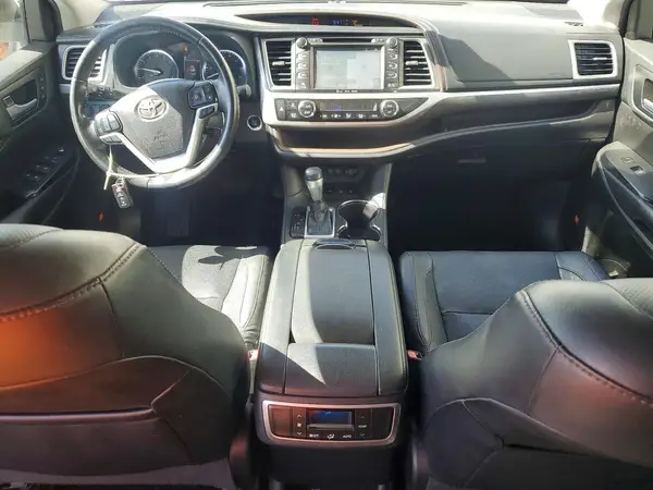 5TDDZRFH3KS923257 2019 TOYOTA HIGHLANDER - Image 8