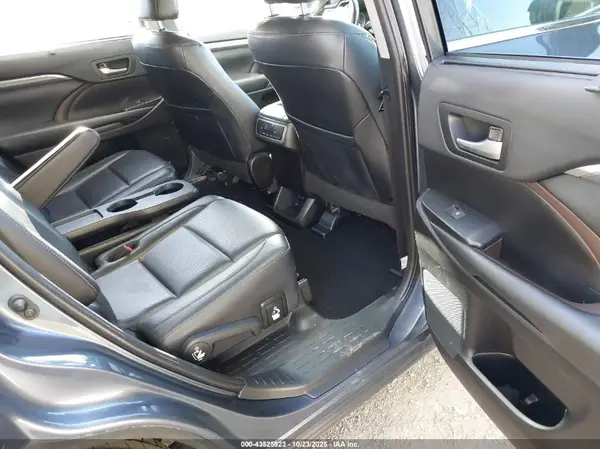 5TDDZRFH3KS926546 2019 TOYOTA HIGHLANDER - Image 8