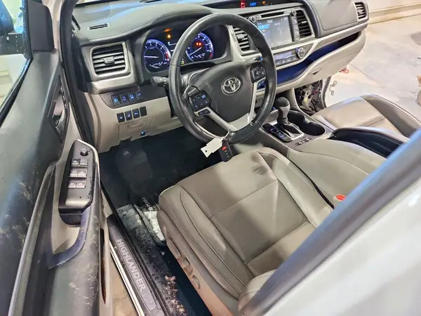 5TDDZRFH3KS930192 2019 TOYOTA HIGHLANDER - Image 8