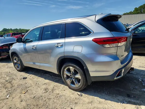 5TDDZRFH3KS946568 2019 TOYOTA HIGHLANDER - Image 2