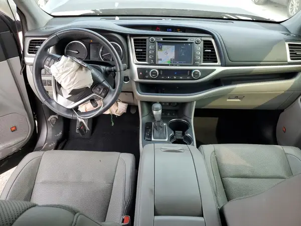 5TDDZRFH3KS956288 2019 TOYOTA HIGHLANDER - Image 8