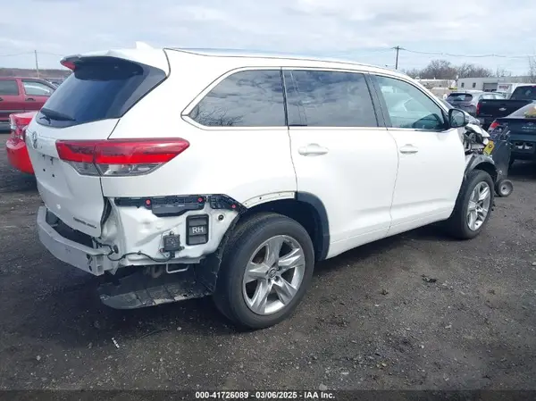2019 TOYOTA HIGHLANDER IAAI lot 41726089 auction photo 4