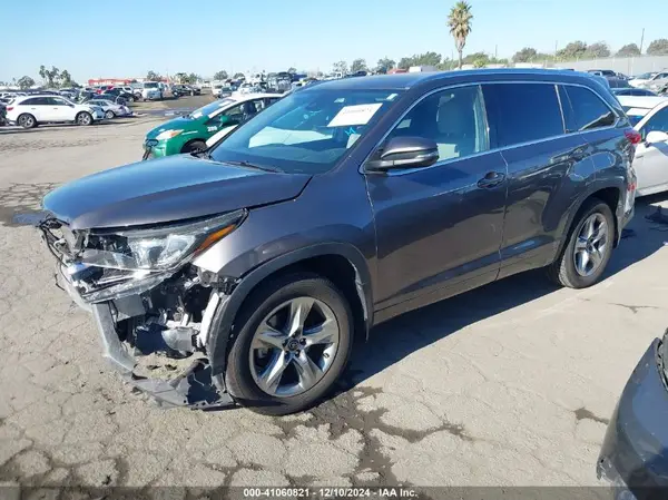 5TDDZRFH3KS970983 2019 TOYOTA HIGHLANDER - Image 2