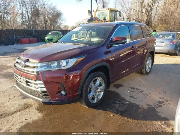 5TDDZRFH3KS974113 2019 TOYOTA HIGHLANDER - Image 2