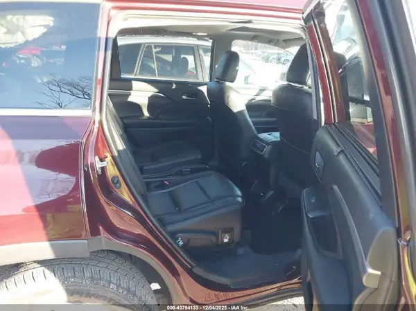 5TDDZRFH3KS974113 2019 TOYOTA HIGHLANDER - Image 8