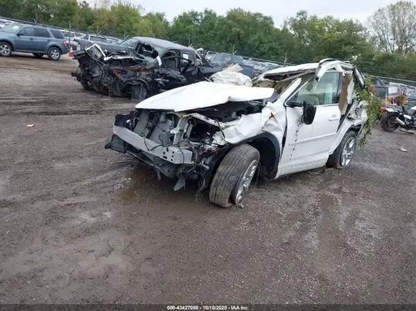 5TDDZRFH3KS981000 2019 TOYOTA HIGHLANDER - Image 2