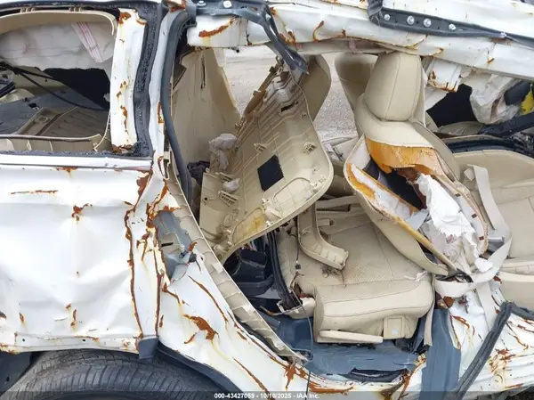5TDDZRFH3KS981000 2019 TOYOTA HIGHLANDER - Image 8