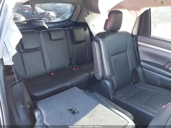 5TDDZRFH3KS997469 2019 TOYOTA HIGHLANDER - Image 8