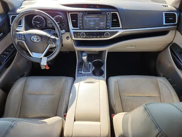5TDDZRFH4HS356887 2017 TOYOTA HIGHLANDER - Image 8