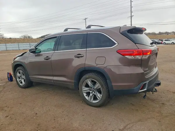 5TDDZRFH4HS357358 2017 TOYOTA HIGHLANDER - Image 2