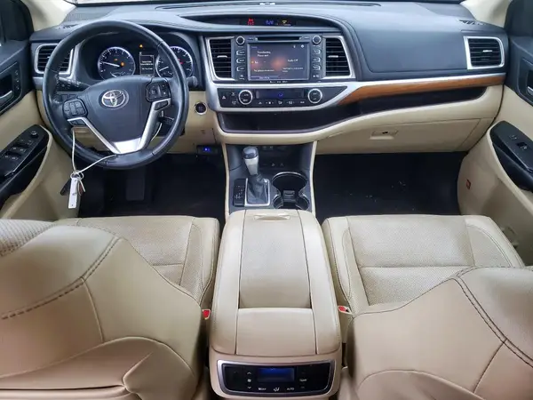 5TDDZRFH4HS357358 2017 TOYOTA HIGHLANDER - Image 8