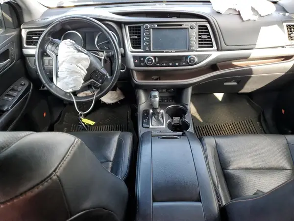 5TDDZRFH4HS358624 2017 TOYOTA HIGHLANDER - Image 8