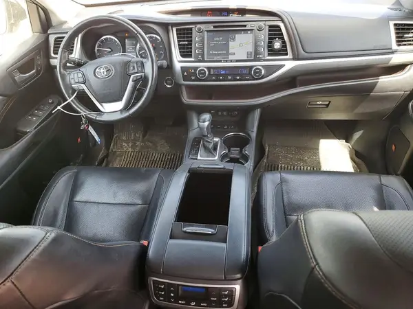 5TDDZRFH4HS363175 2017 TOYOTA HIGHLANDER - Image 8
