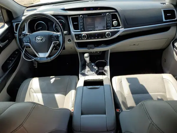 5TDDZRFH4HS365041 2017 TOYOTA HIGHLANDER - Image 8