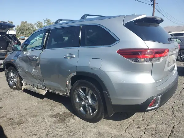 5TDDZRFH4HS373365 2017 TOYOTA HIGHLANDER - Image 2