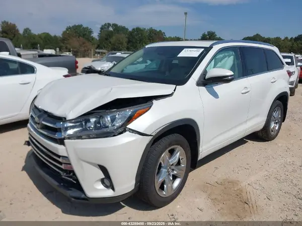 5TDDZRFH4HS380770 2017 TOYOTA HIGHLANDER - Image 2
