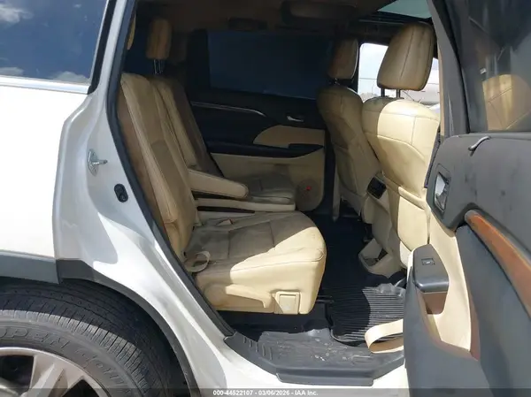 5TDDZRFH4HS392580 2017 TOYOTA HIGHLANDER - Image 8
