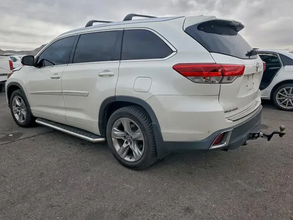 5TDDZRFH4HS403528 2017 TOYOTA HIGHLANDER - Image 2