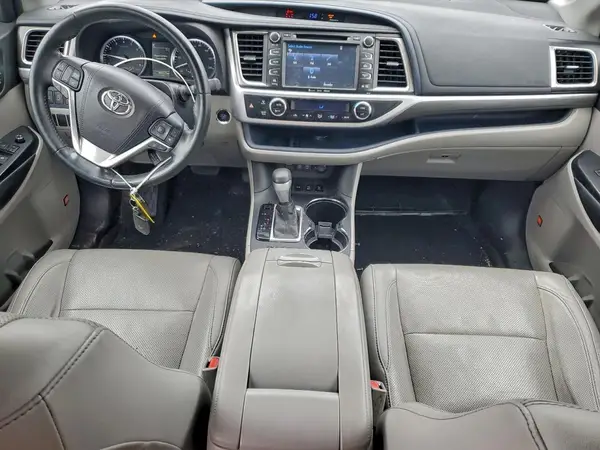 5TDDZRFH4HS412228 2017 TOYOTA HIGHLANDER - Image 8