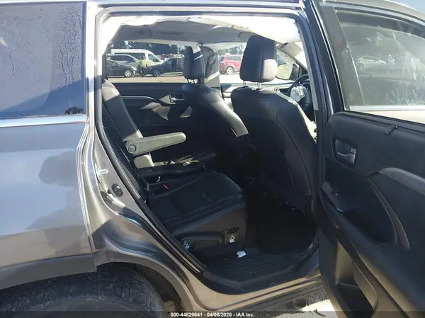 5TDDZRFH4HS416084 2017 TOYOTA HIGHLANDER - Image 8