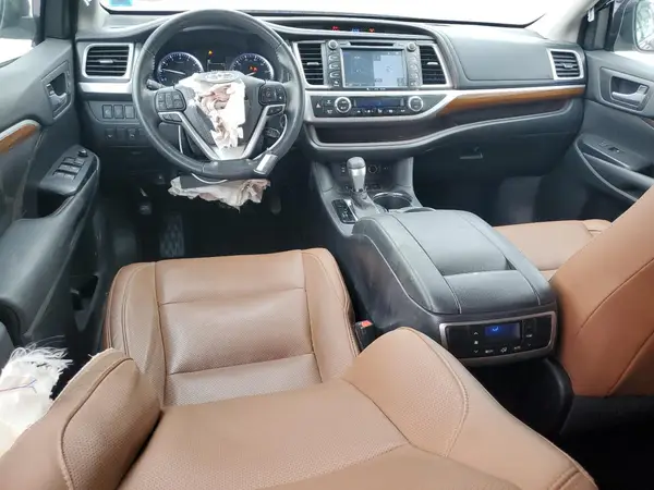 5TDDZRFH4HS416750 2017 TOYOTA HIGHLANDER - Image 8