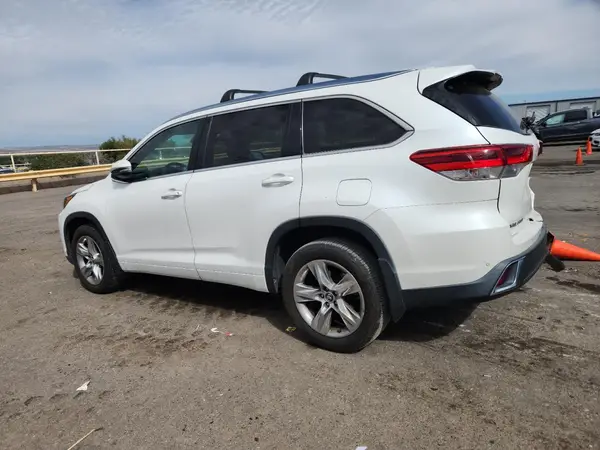 5TDDZRFH4HS447125 2017 TOYOTA HIGHLANDER - Image 2