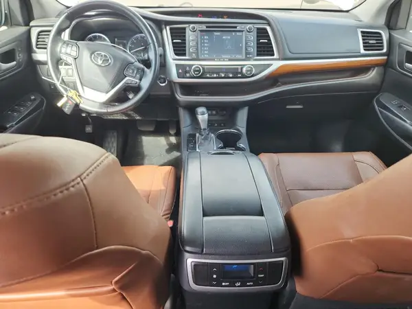 5TDDZRFH4HS447125 2017 TOYOTA HIGHLANDER - Image 8