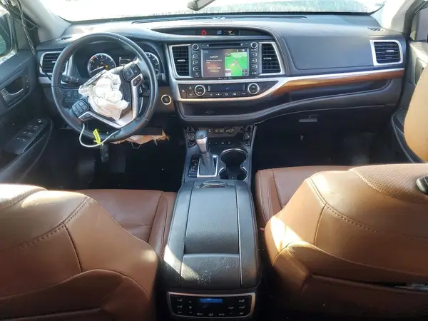 5TDDZRFH4HS447190 2017 TOYOTA HIGHLANDER - Image 8