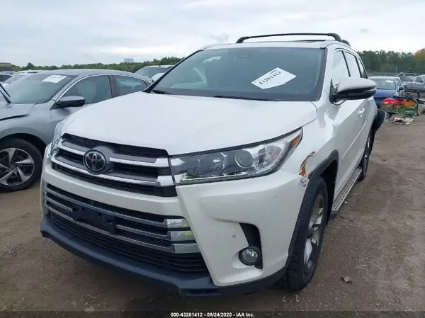 5TDDZRFH4HS449070 2017 TOYOTA HIGHLANDER - Image 2