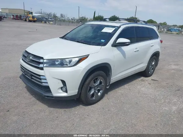 5TDDZRFH4HS452678 2017 TOYOTA HIGHLANDER - Image 2